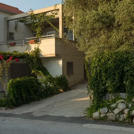 דירה House